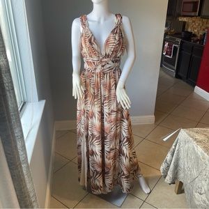 New Women’s tropical leaf maxi dress 
Size Large 
New 
Brand is Forever 21